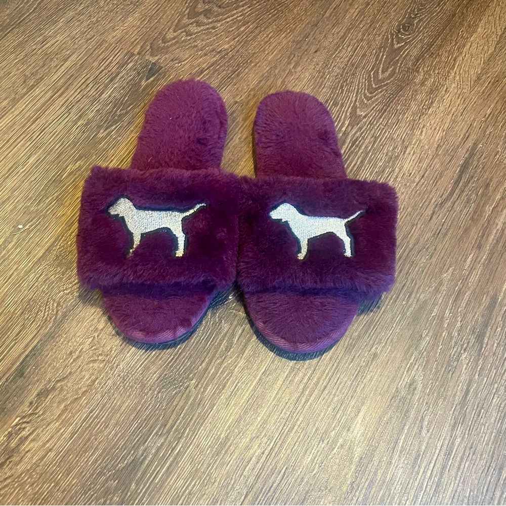 VICTORIAS SECRET Purple faux fur bedroom slippers Women’s 7/8